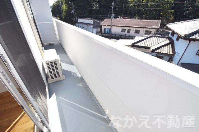 バルコニー　バルコニーからの眺めを楽しみながら食事をしませんか