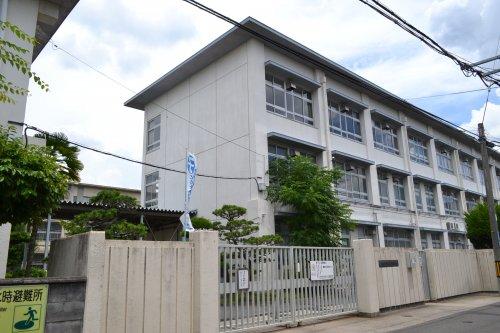 中学校　寝屋川市立第四中学校（中学校）まで814m