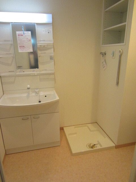 洗面設備　脱衣スペースもあります