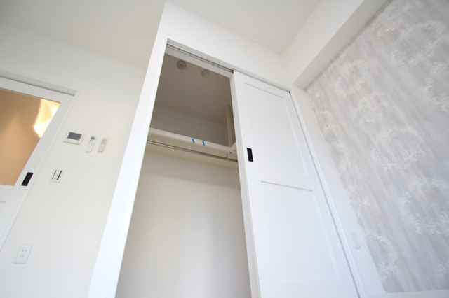収納　同間取の反転部屋の参考写真です。