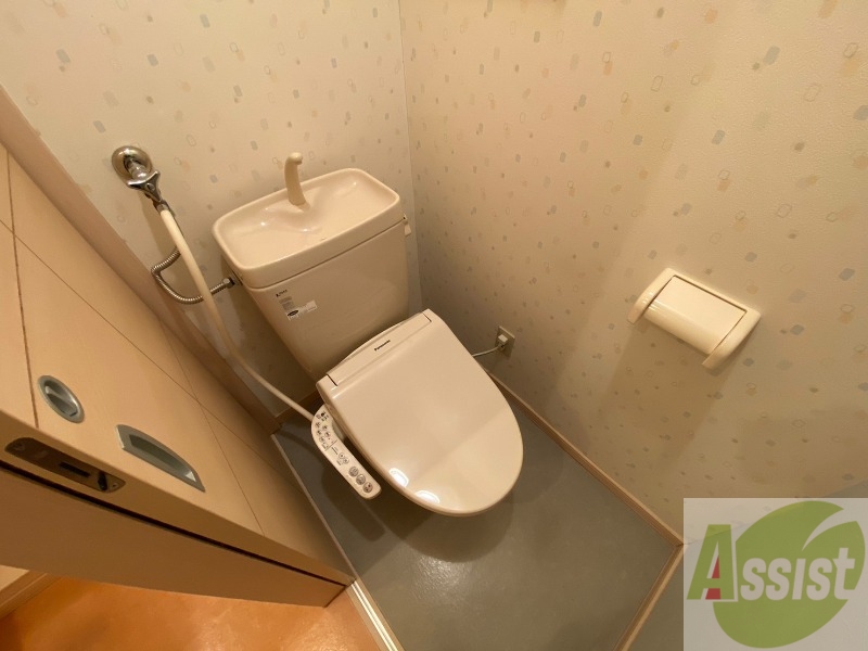 トイレ　トイレです。ウォシュレット付を探している方、おすすめです。