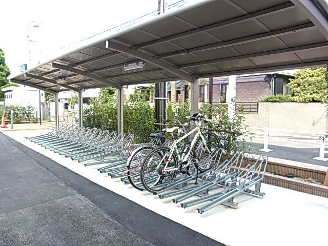 駐車場　★屋根付き駐輪場★