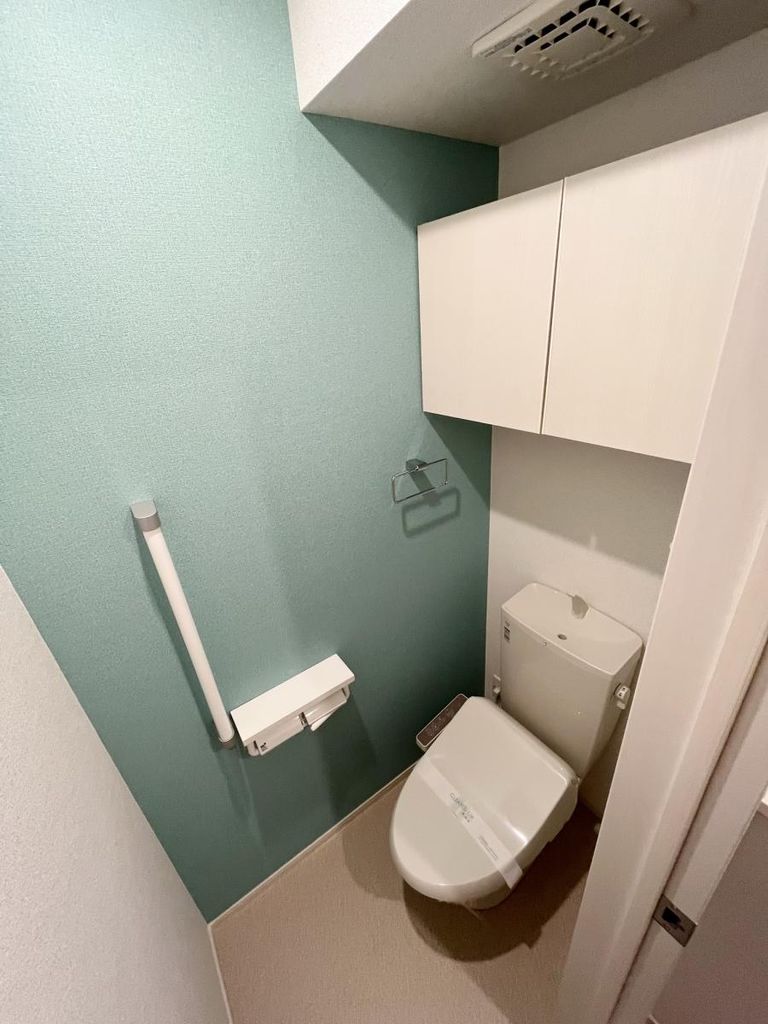 トイレ　★収納付きトイレです★