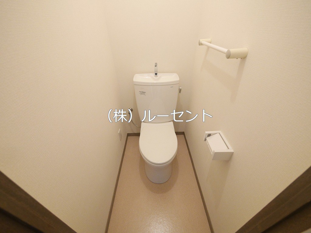 トイレ　参考写真となります。