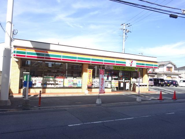 コンビニ　コンビニ（コンビニ）まで260m