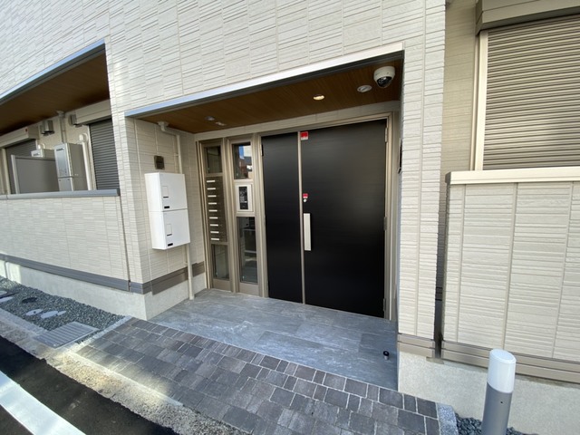エントランス　もちろん安心のオートロック完備です