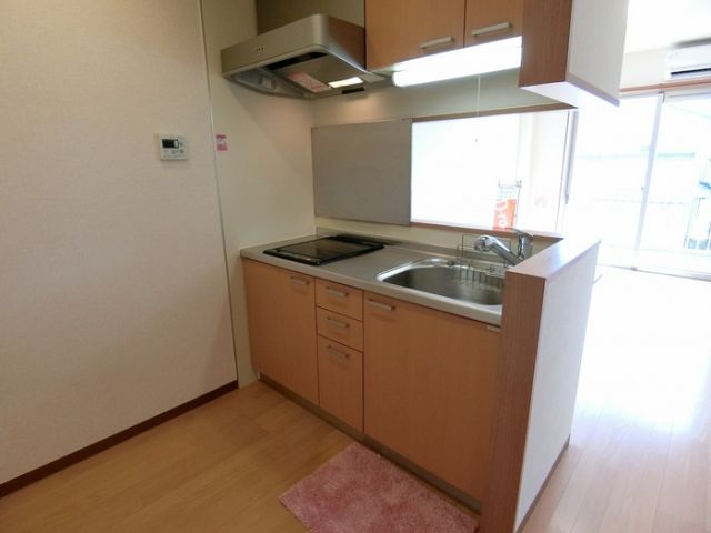 ＪＲ可部線 古市橋駅 徒歩13分 2階建 築19年のキッチン写真