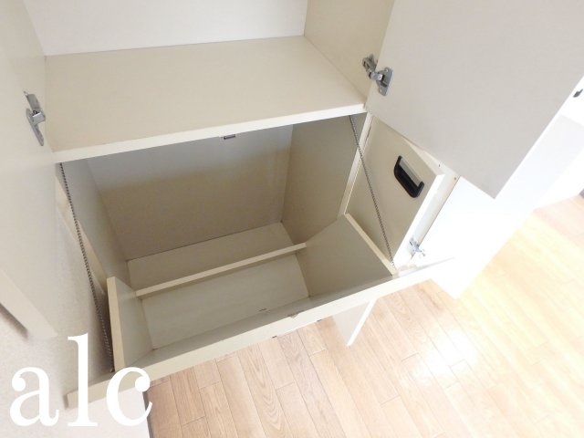 その他設備　こまごまとしたものを収納できそうです!!　※別部屋写真