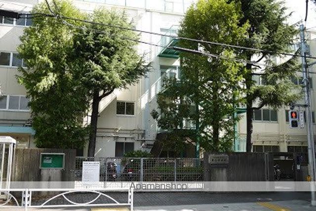 中学校　東山中学校（中学校）まで607m