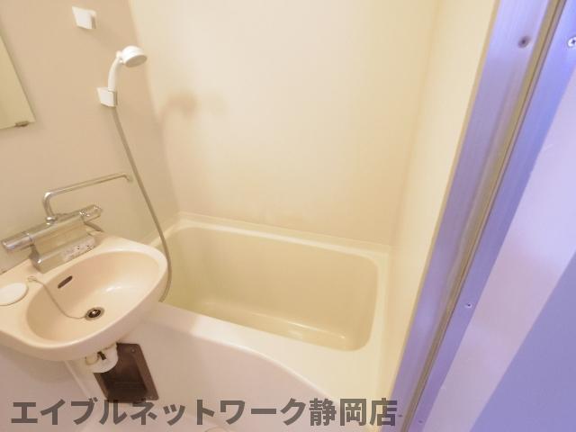 ＪＲ東海道本線 静岡駅 徒歩24分 6階建 築36年の風呂写真
