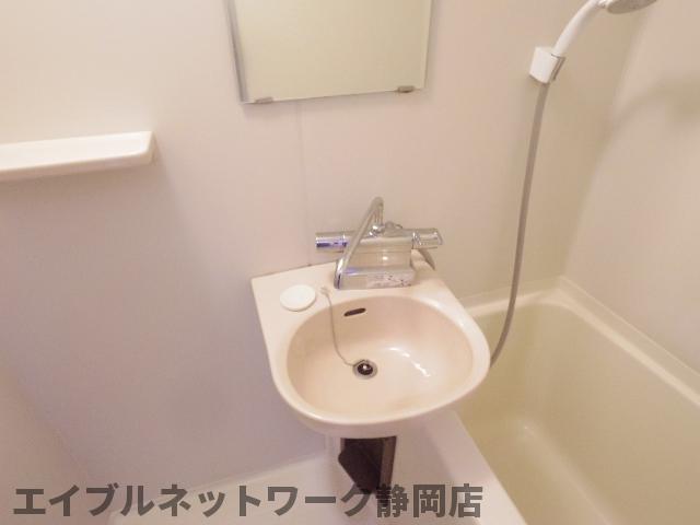ＪＲ東海道本線 静岡駅 徒歩24分 6階建 築36年の内装写真