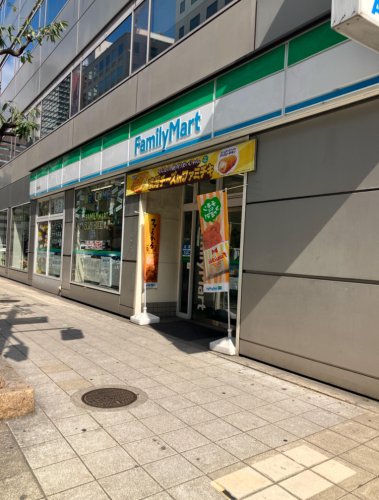 コンビニ　ファミリーマート 京町堀店（コンビニ）まで69m
