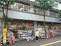 ドラックストア　ダイコクドラッグ 肥後橋駅前店（ドラッグストア）まで536m