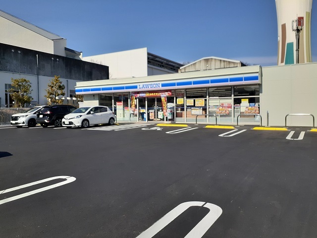 コンビニ　ローソン（コンビニ）まで300m