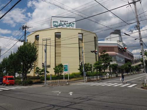 スーパー　イズミヤ西神戸店（スーパー）まで682m