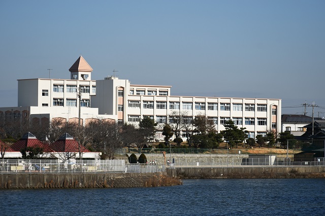 小学校　神戸市立岩岡小学校（小学校）まで1550m