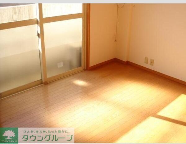 グリーンビレッジIIの居間写真