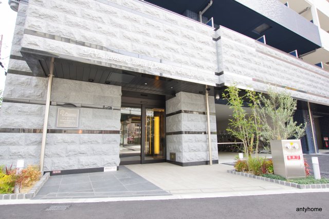 プレサンス OSAKA DOMECITY クロスティの外観写真