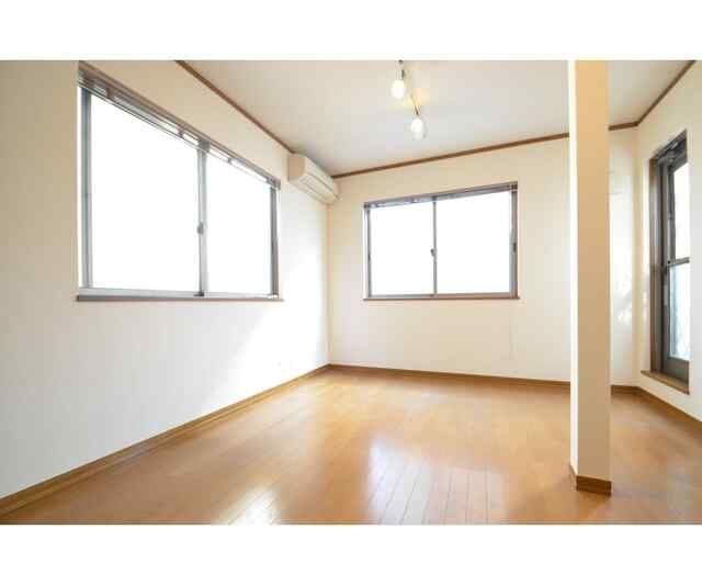 港北区大倉山5丁目戸建の居間写真
