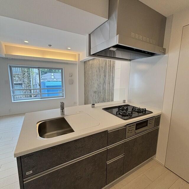 キッチン　※写真は同タイプ住戸です。