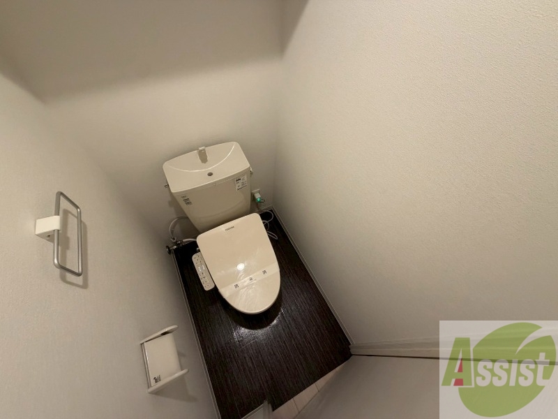 トイレ　こちらはトイレです。清潔感があり、安心して使用できます。