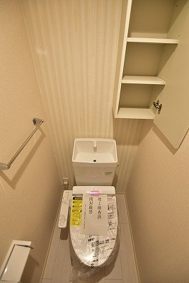 トイレ　温水洗浄便座付き