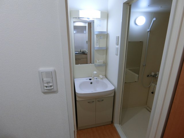 阪神本線 西宮駅 徒歩8分 10階建 築18年の内装写真