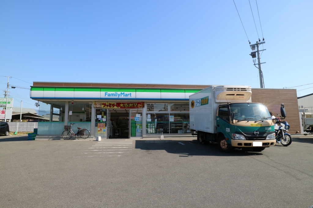 コンビニ　ファミリーマート 志免南里一丁目店（コンビニ）まで458m