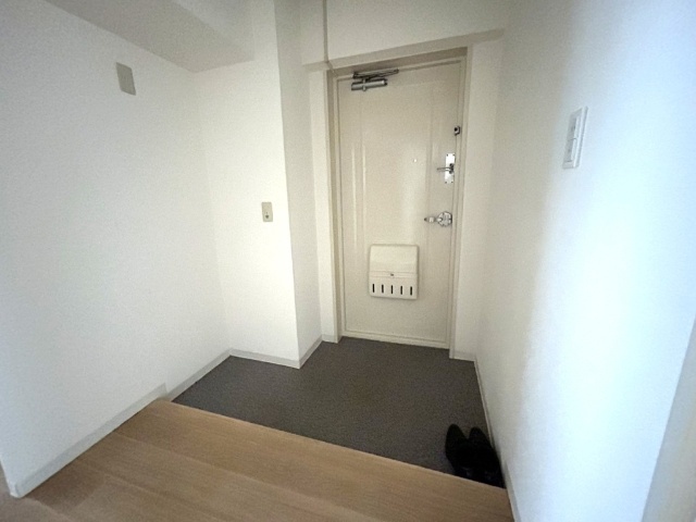 神宮東パークハイツの玄関写真
