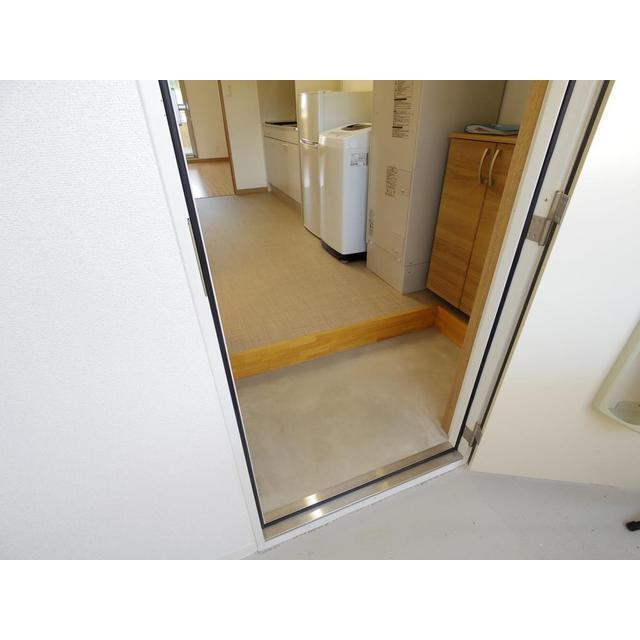 プレスティージュIII号館の玄関写真