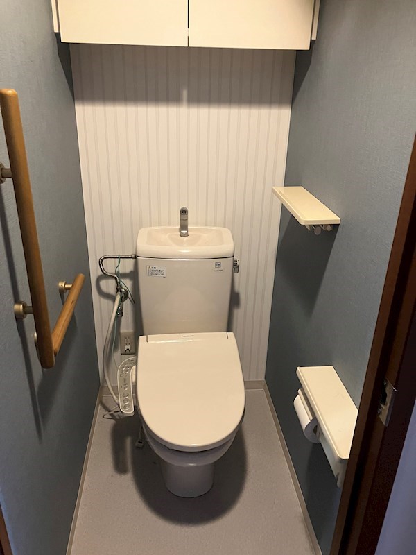 京急本線 能見台駅 徒歩14分 4階建 築26年のトイレ写真