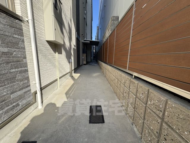 地下鉄御堂筋線 動物園前駅 徒歩8分 3階建 築4年の外観写真