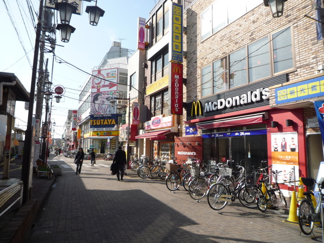 飲食店　マクドナルドお花茶屋店（飲食店）まで599m