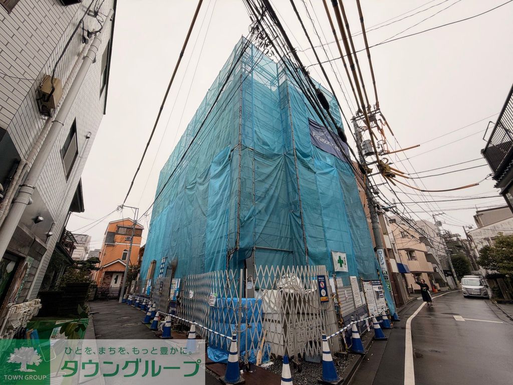 建物外観　駐車場