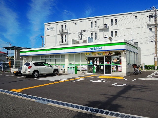 コンビニ　ファミリーマート福島北港通店（コンビニ）まで586m