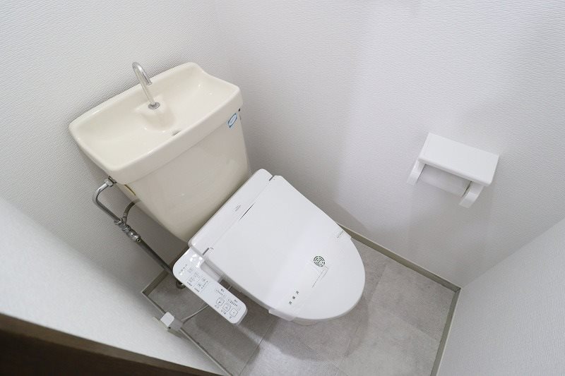 トイレ　退去予定のため別部屋写真使用