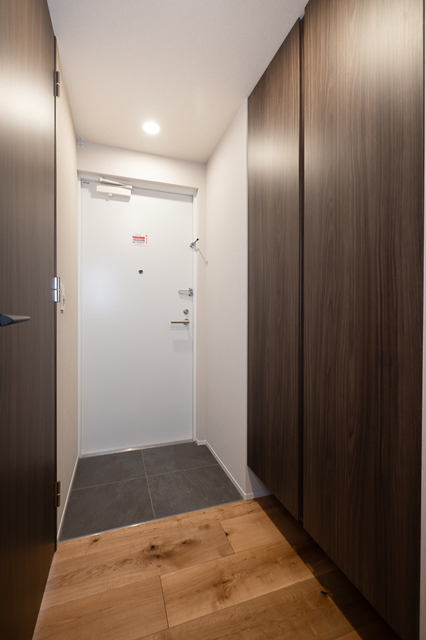 玄関　※写真は同タイプ住戸です。