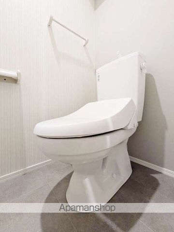 Skye residence塚越のトイレ写真