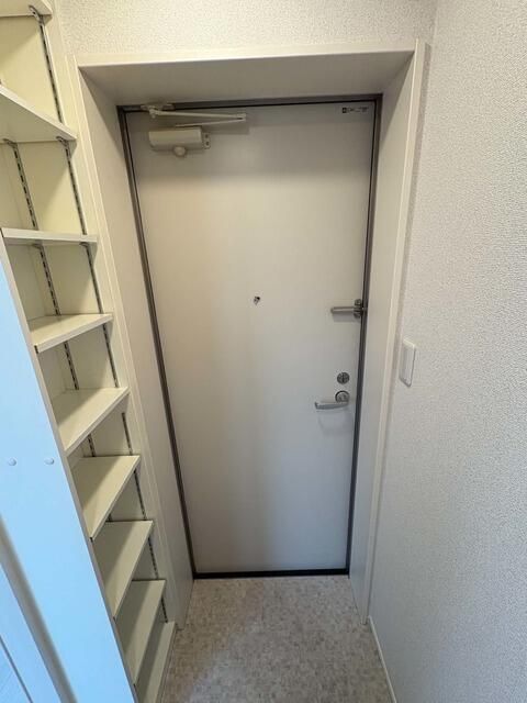玄関　すっきりシンプルな玄関スペースです！
