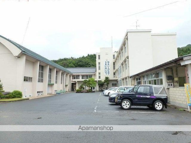 小学校　用瀬小学校（小学校）まで2600m