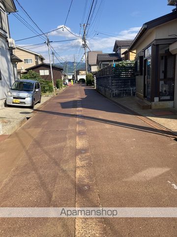 その他　前面道路（その他）まで0m