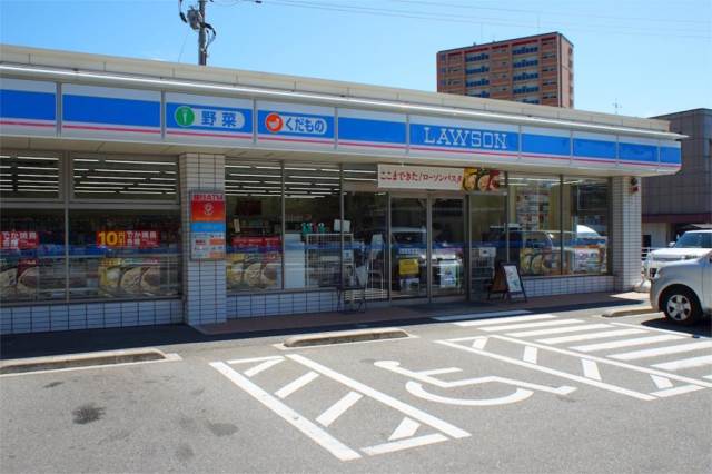 コンビニ　ローソン 東福間駅前店（コンビニ）まで438m