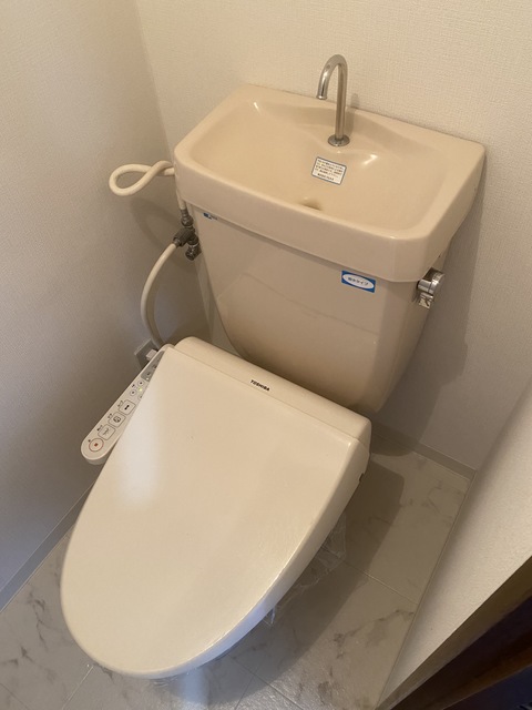 トイレ　シャワートイレ完備