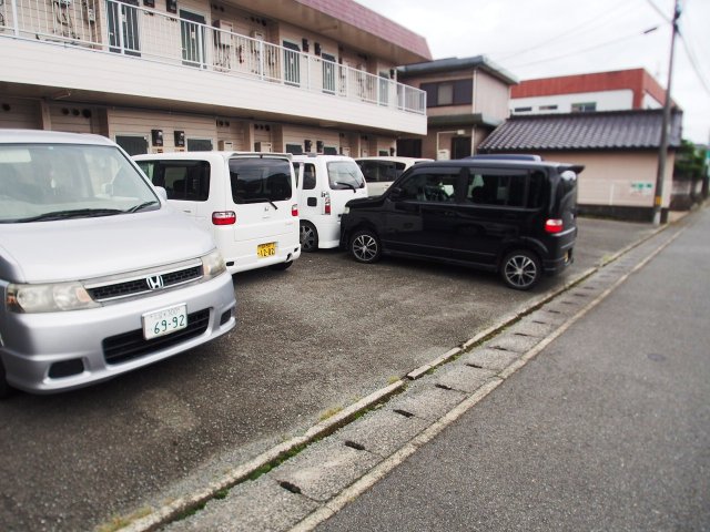 ロビー　駐車場です