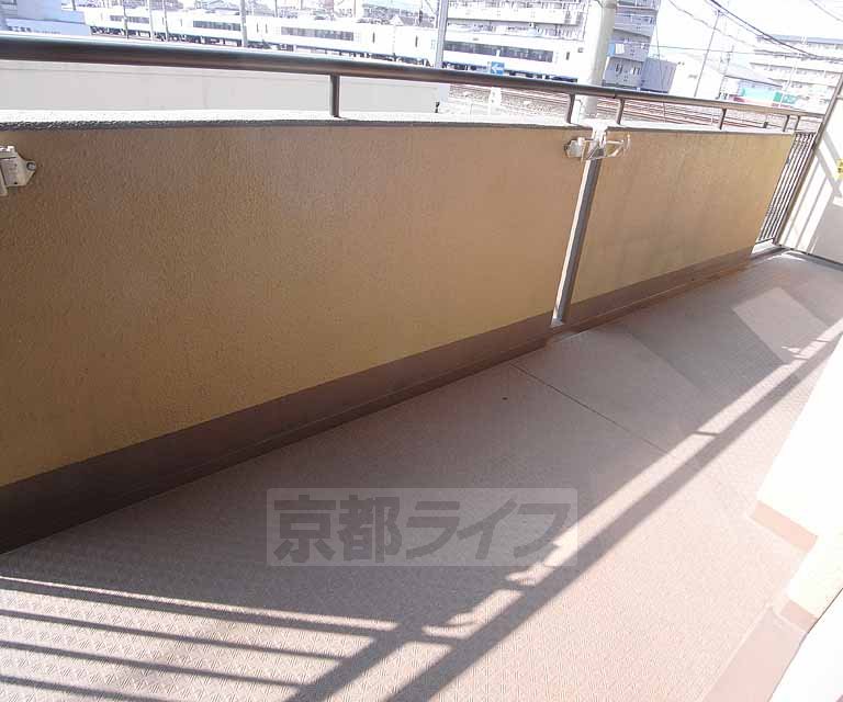 バルコニー　ひろーいバルコニー。開放感がありますね。
