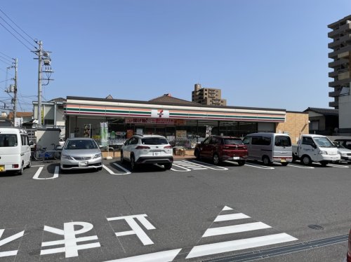 コンビニ　セブンイレブン 周南二番町店（コンビニ）まで301m