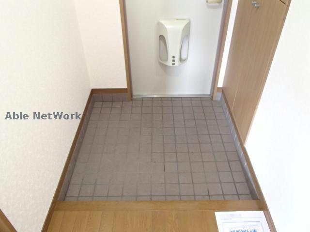 ラフォーレ若慎の玄関写真