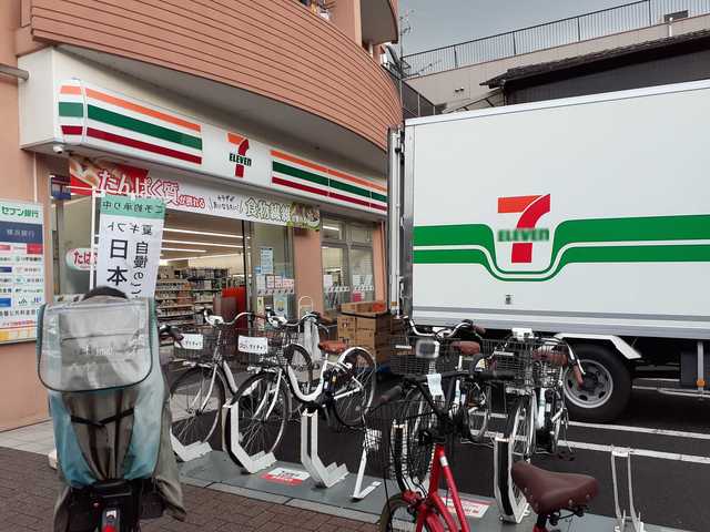 コンビニ　セブンイレブン（コンビニ）まで347m