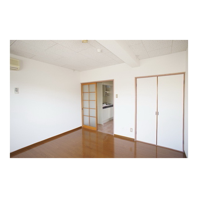 その他部屋・スペース　明るい日差しの室内