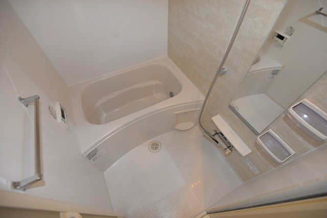 バス・シャワールーム　写真は同マンションの他の部屋のものです